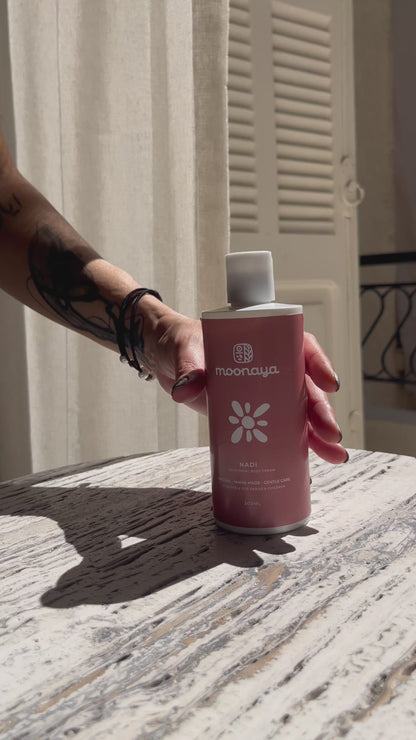 Nadi Demo Video Applying Lotion on Hand